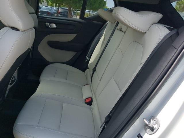 used 2025 Volvo XC40 car