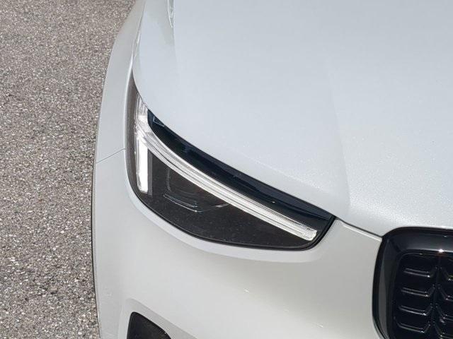 used 2025 Volvo XC40 car