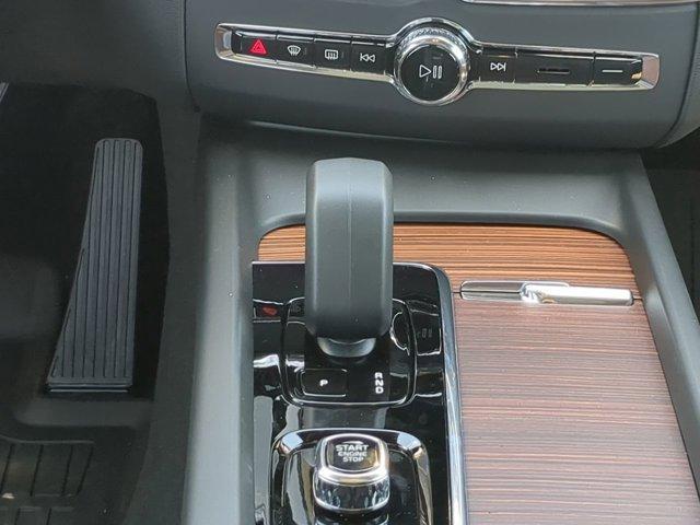 new 2025 Volvo XC60 car, priced at $55,360