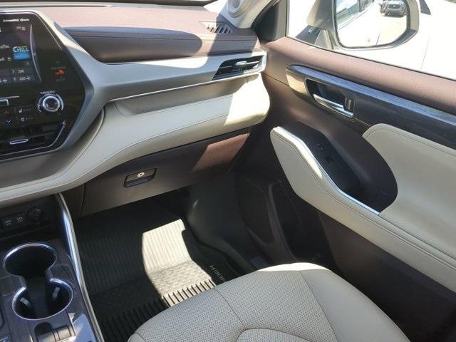 used 2020 Toyota Highlander car, priced at $31,983