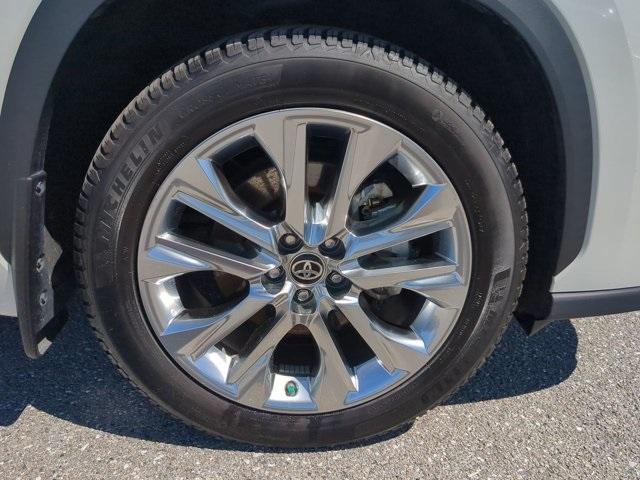 used 2020 Toyota Highlander car, priced at $31,983