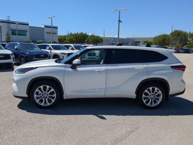 used 2020 Toyota Highlander car, priced at $31,983