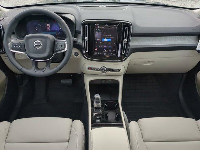 new 2026 Volvo XC40 car