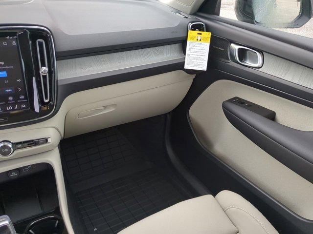 new 2026 Volvo XC40 car