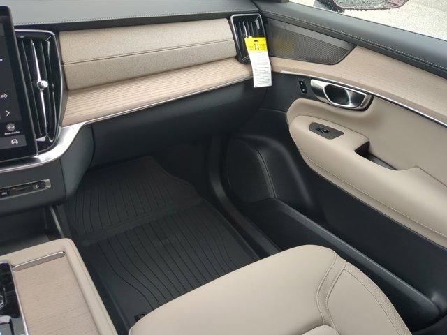 new 2026 Volvo XC90 car, priced at $69,870