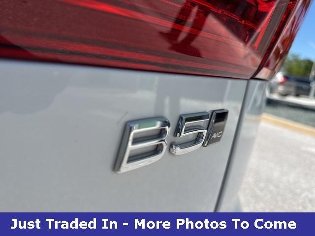 used 2022 Volvo XC60 car, priced at $35,600