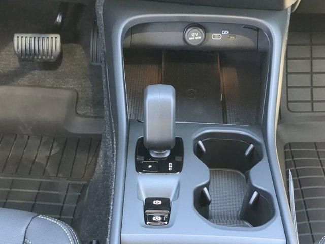 new 2025 Volvo XC40 car, priced at $45,485