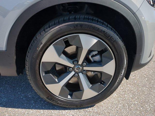 new 2025 Volvo XC40 car, priced at $45,485