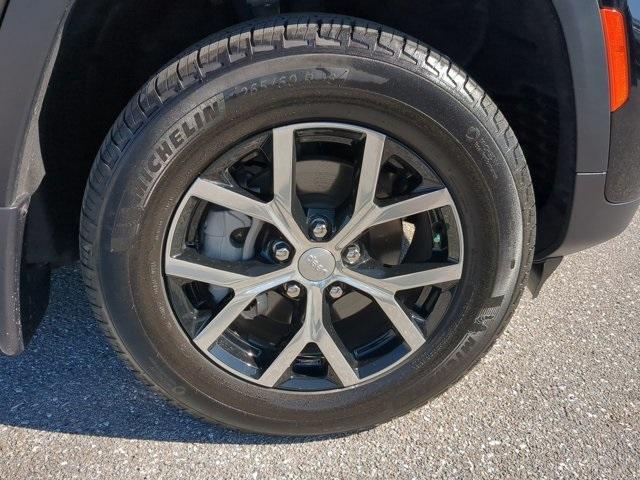 used 2024 Jeep Grand Cherokee car, priced at $38,522