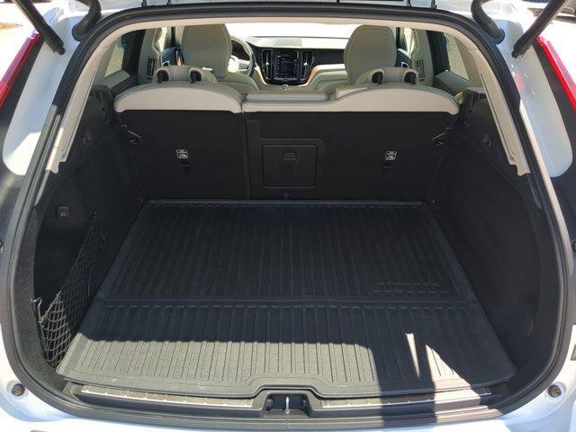 used 2021 Volvo XC60 Recharge Plug-In Hybrid car, priced at $34,551