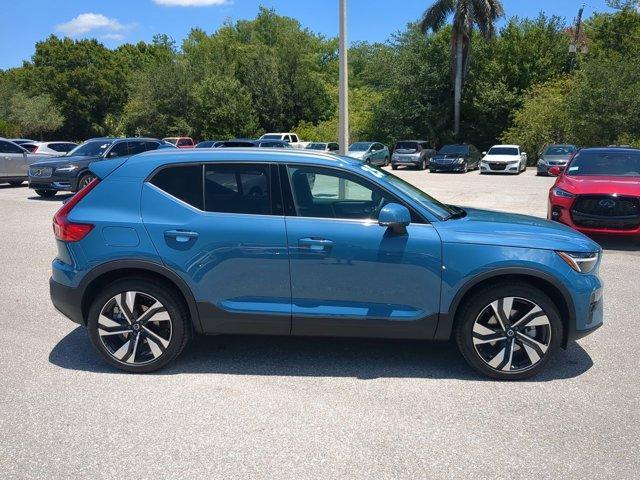 new 2025 Volvo XC40 car, priced at $52,560