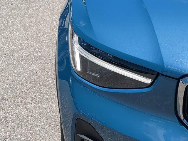 new 2025 Volvo XC40 car, priced at $52,560