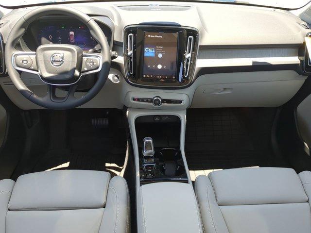 new 2025 Volvo XC40 car, priced at $52,560