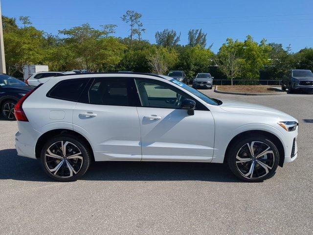 new 2025 Volvo XC60 Plug-In Hybrid car
