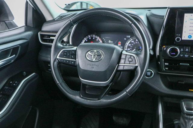 used 2023 Toyota Highlander car, priced at $36,995