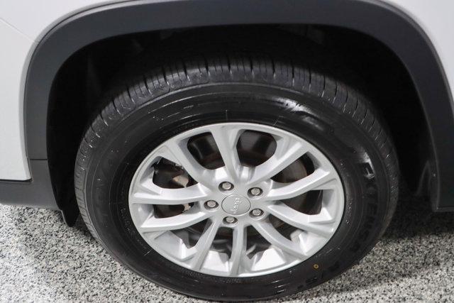 used 2020 Jeep Cherokee car, priced at $16,995