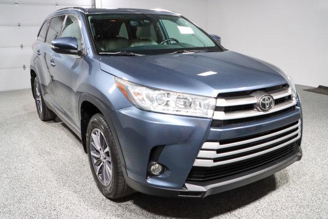 used 2019 Toyota Highlander car, priced at $24,595