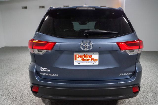 used 2019 Toyota Highlander car, priced at $24,595