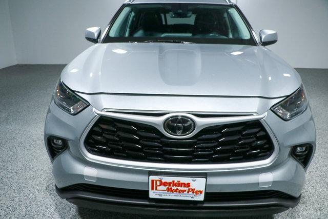 used 2021 Toyota Highlander car, priced at $34,995