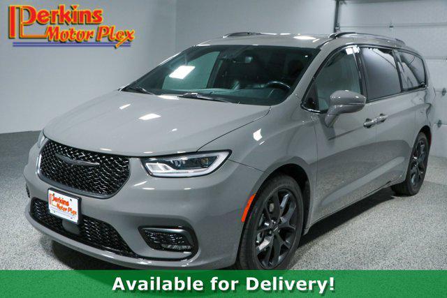 used 2021 Chrysler Pacifica car, priced at $26,995