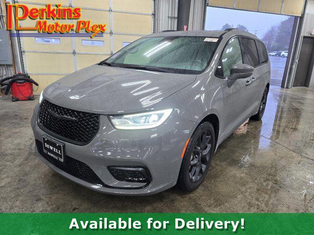 used 2021 Chrysler Pacifica car, priced at $26,995