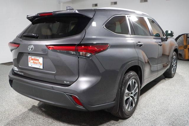 used 2023 Toyota Highlander car, priced at $35,995