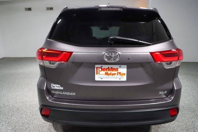 used 2019 Toyota Highlander car, priced at $23,995