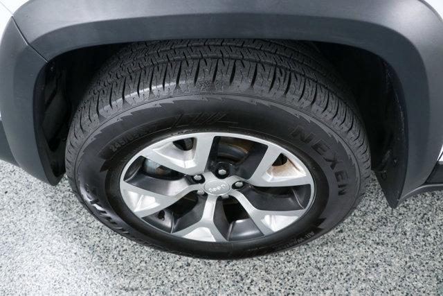 used 2018 Jeep Cherokee car, priced at $15,995