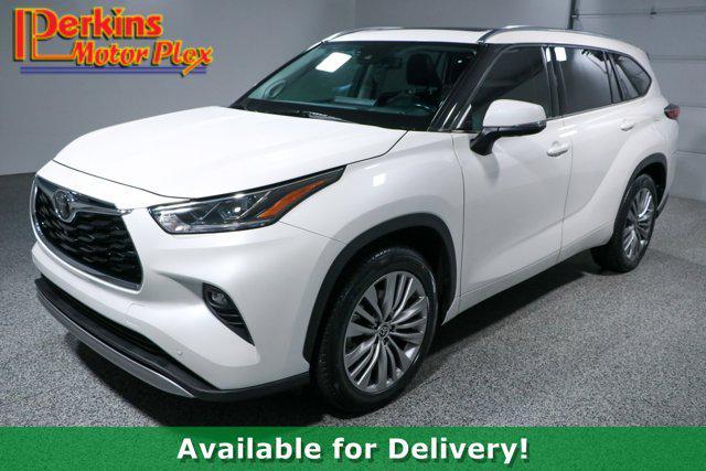 used 2021 Toyota Highlander car, priced at $36,595