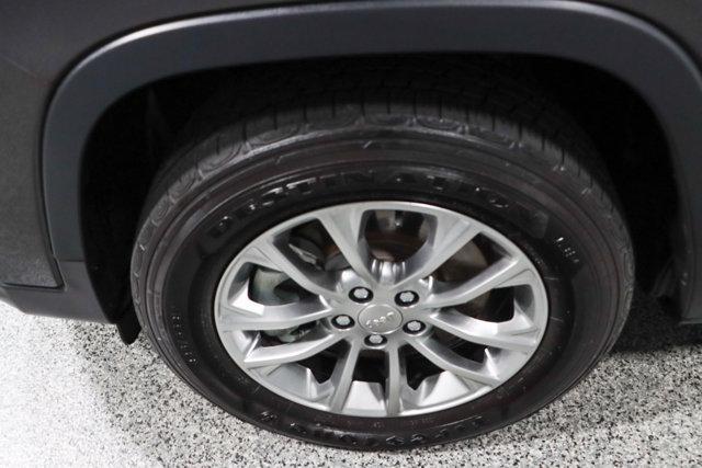 used 2021 Jeep Cherokee car, priced at $18,895