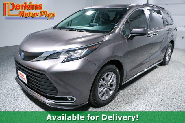 used 2023 Toyota Sienna car, priced at $41,895