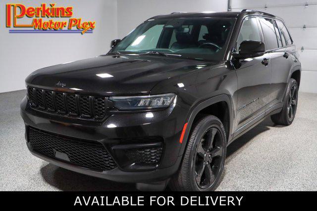 used 2022 Jeep Grand Cherokee car, priced at $28,995