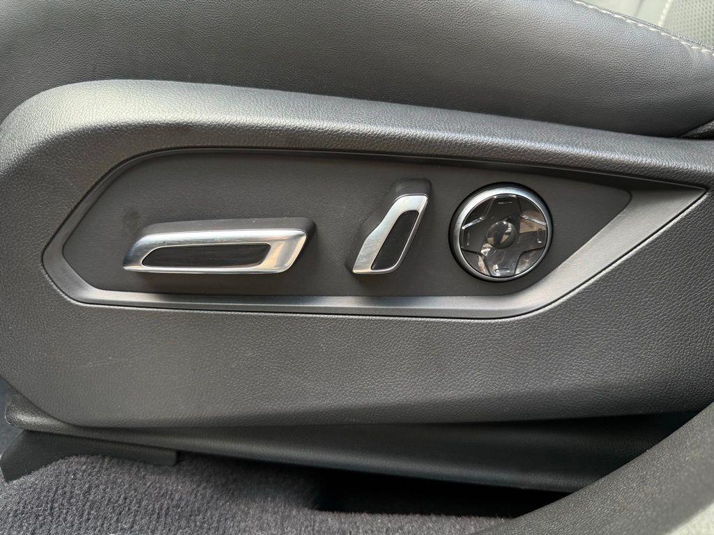 used 2022 Acura RDX car, priced at $35,994