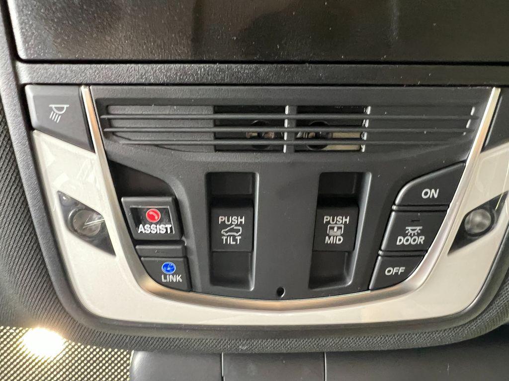 new 2025 Acura RDX car, priced at $46,050