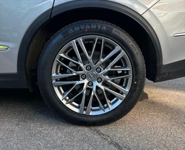 used 2022 Acura MDX car, priced at $41,994
