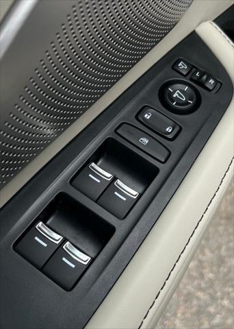 used 2025 Acura RDX car, priced at $48,994