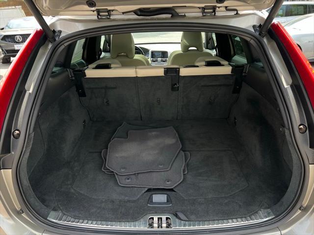 used 2015 Volvo XC60 car, priced at $10,994