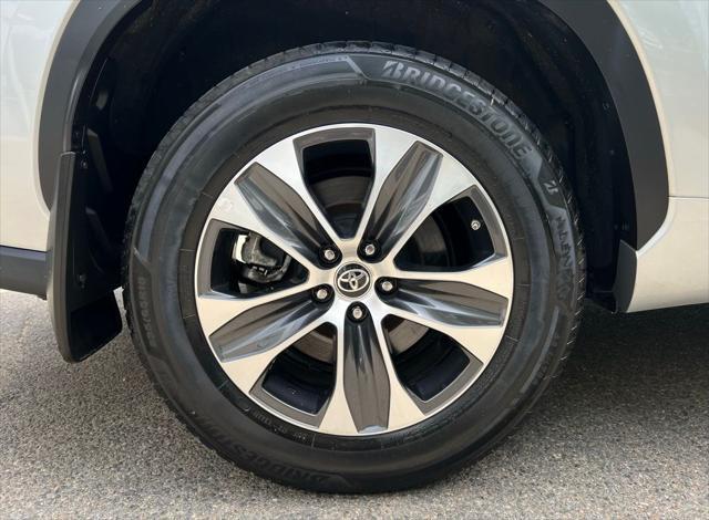 used 2021 Toyota Highlander car, priced at $29,994