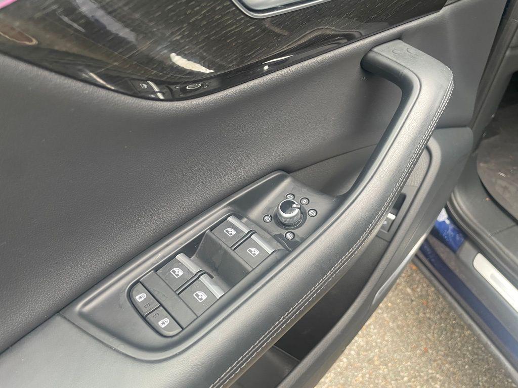 used 2022 Audi Q7 car, priced at $31,820