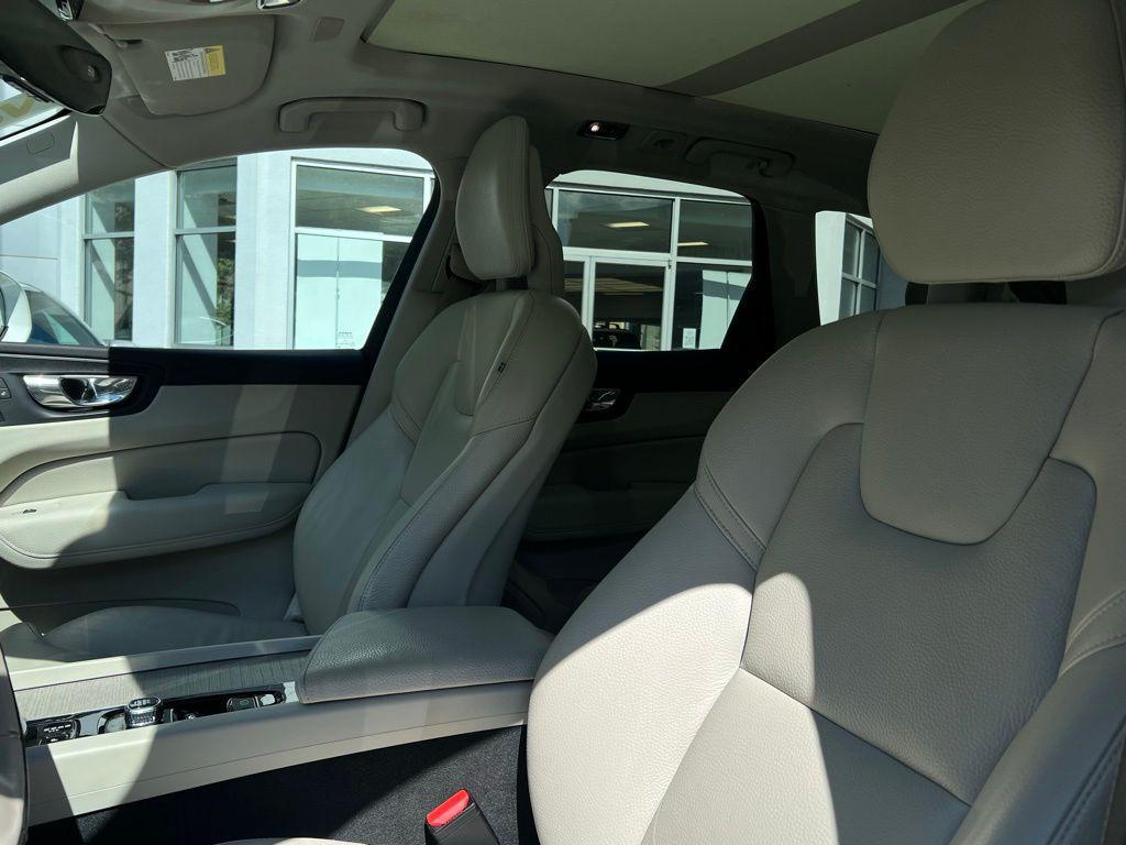 used 2018 Volvo XC60 Recharge Plug-In Hybrid car, priced at $30,994