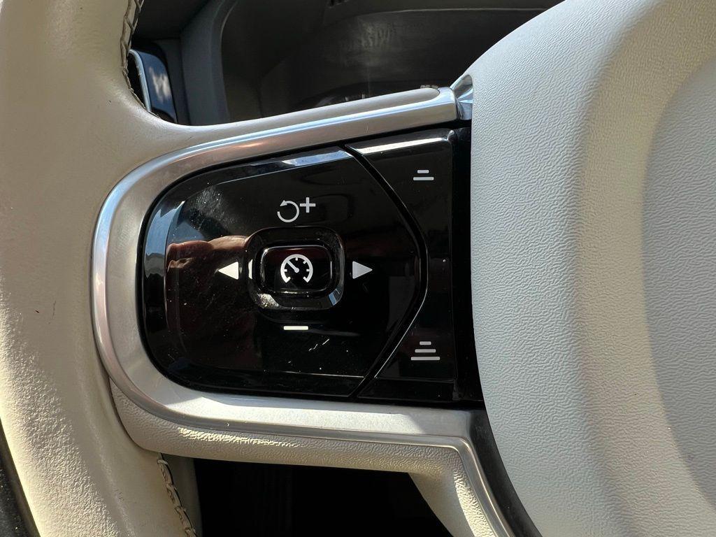 used 2018 Volvo XC60 Recharge Plug-In Hybrid car, priced at $30,994