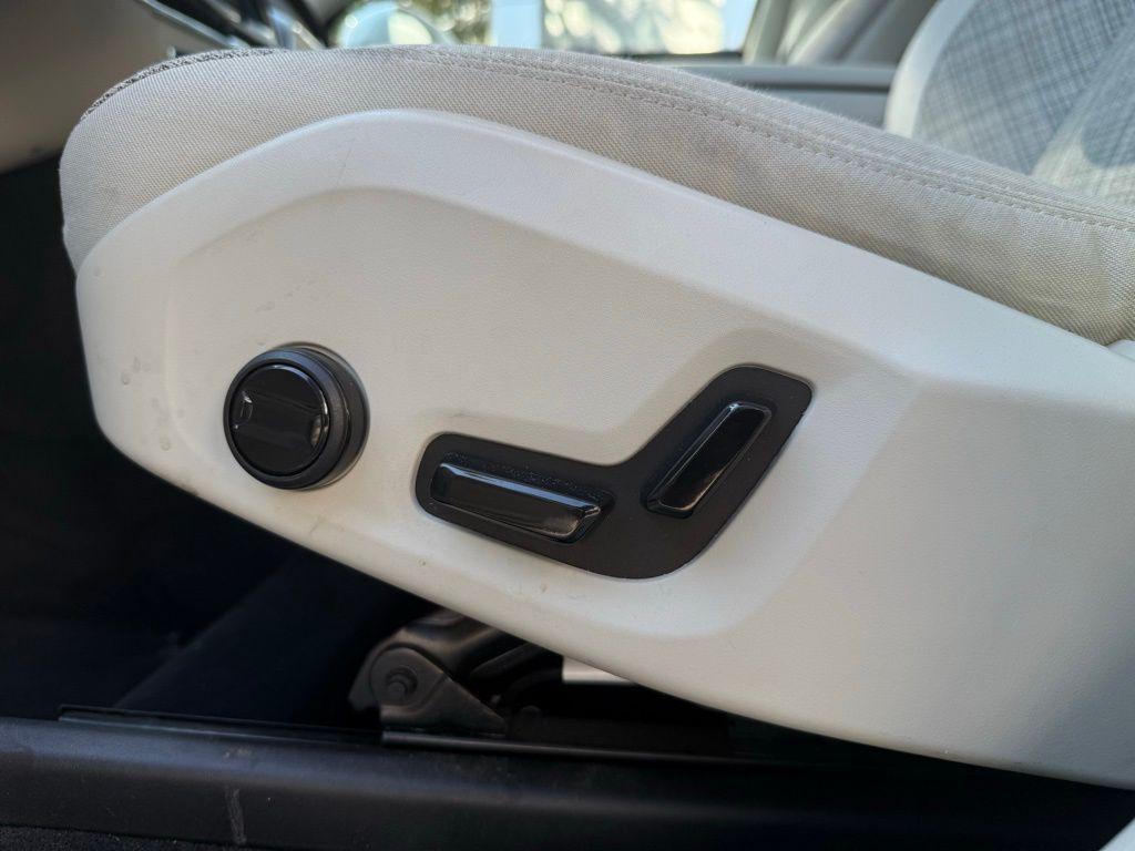 used 2022 Volvo XC60 car, priced at $29,545