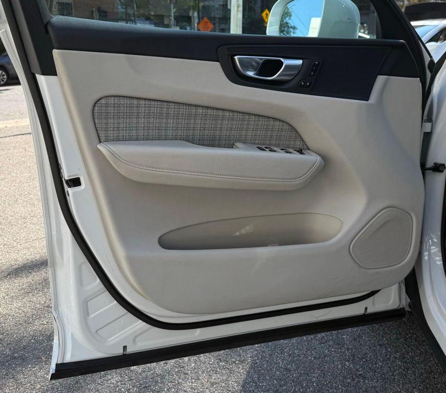 used 2022 Volvo XC60 car, priced at $29,545