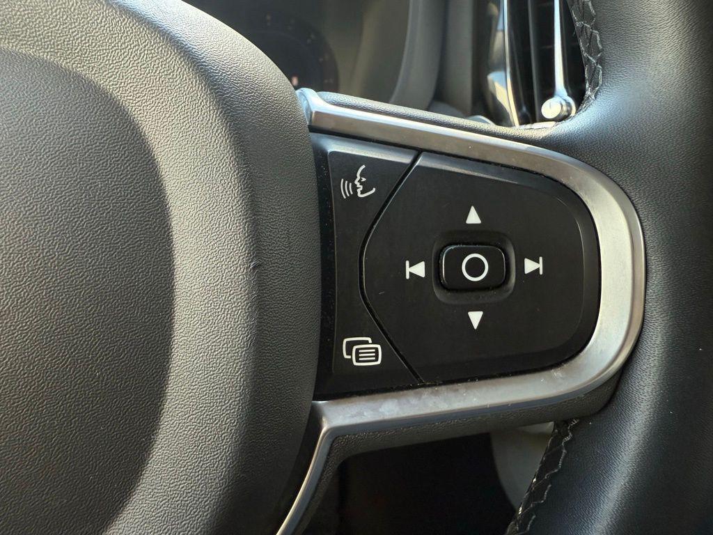used 2022 Volvo XC60 car, priced at $29,545