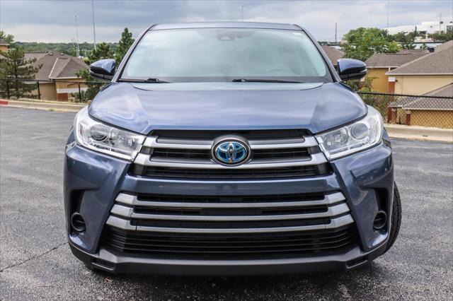 used 2018 Toyota Highlander Hybrid car, priced at $26,122