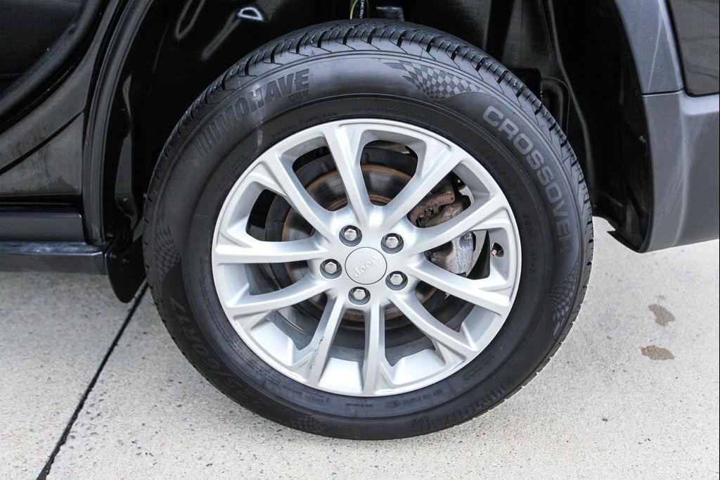 used 2019 Jeep Cherokee car, priced at $15,092