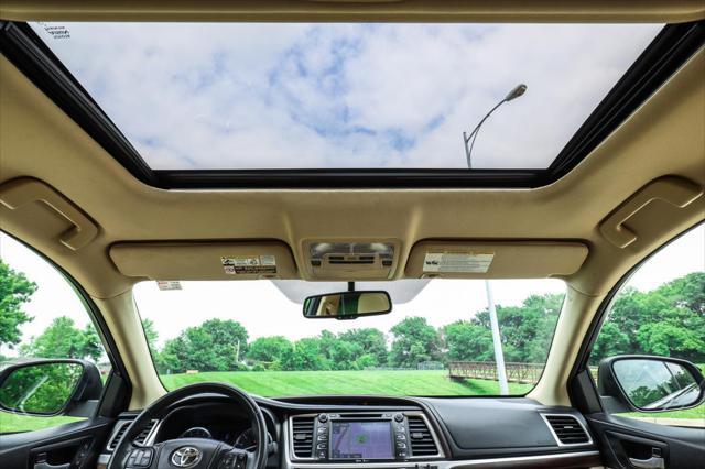 used 2015 Toyota Highlander car, priced at $24,500