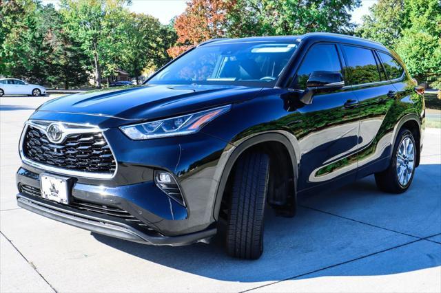 used 2020 Toyota Highlander car, priced at $29,000