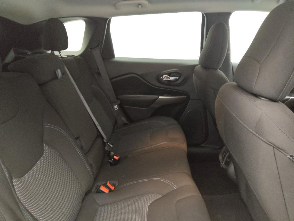 used 2020 Jeep Cherokee car, priced at $18,295