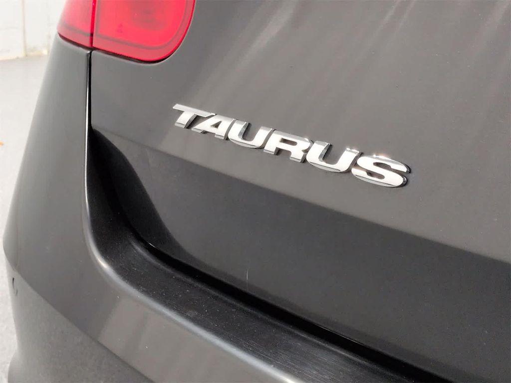 used 2010 Ford Taurus car, priced at $3,495